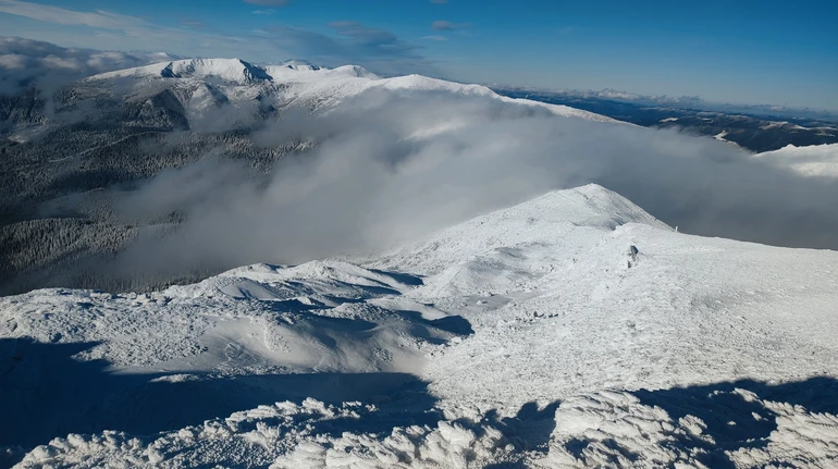 Холодний світанок над Піп Іваном Чорногірським: раптове падіння температури та нові виклики для мандрівників Карпатської височини